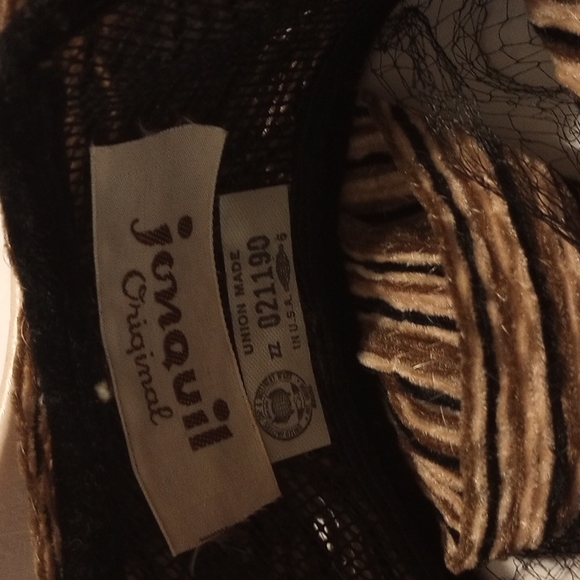 Vintage Hat w/Box - Picture 3 of 3